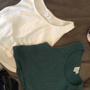 a 2 for one deal on these cropped tank tops!